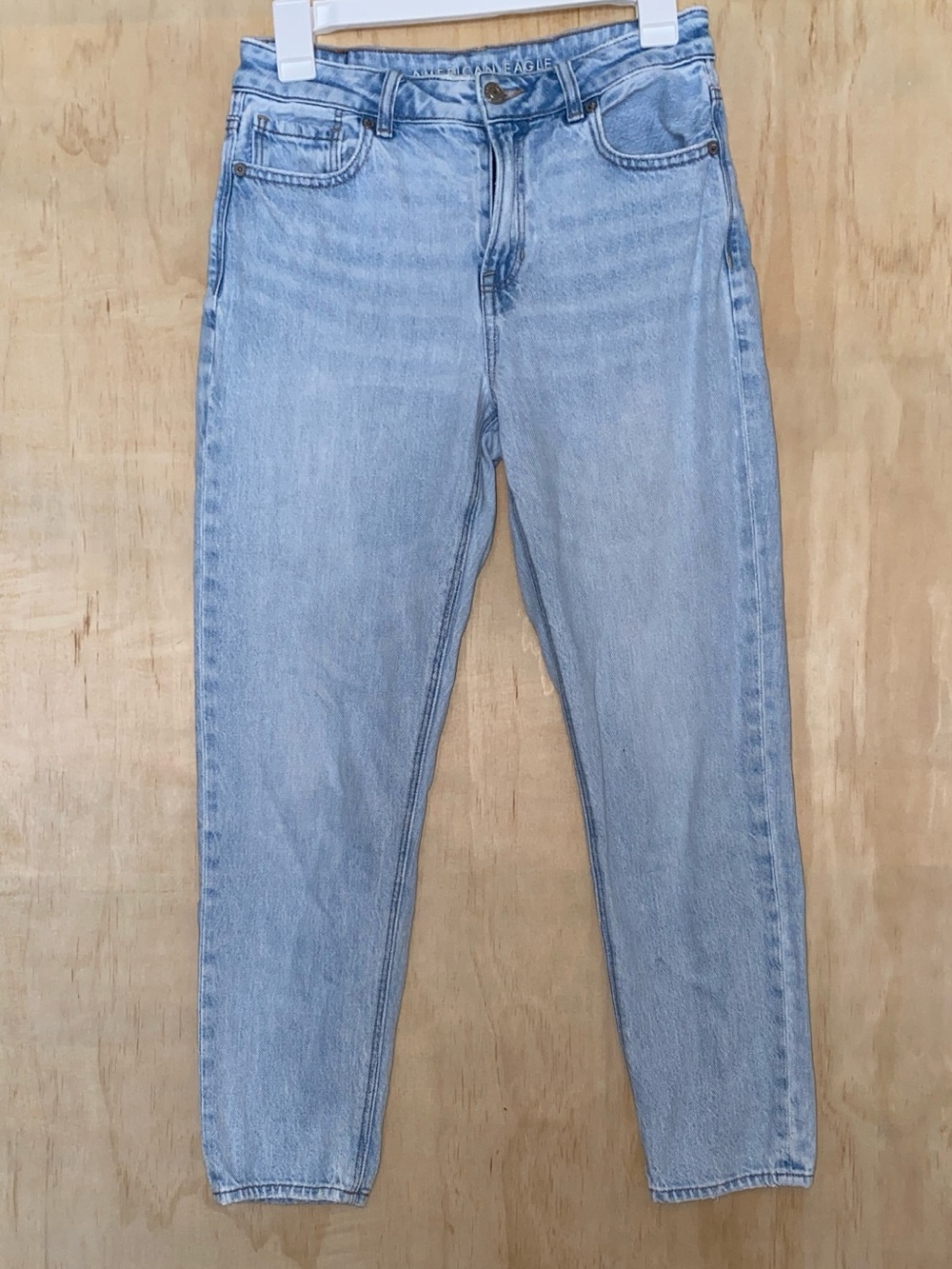 American Eagle Outfitters Light blue mom jeans size 2 reg